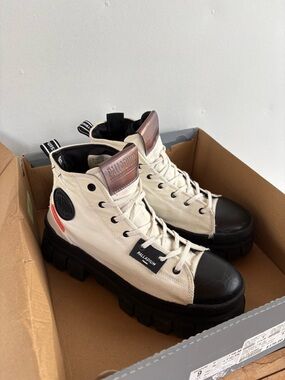Palladium Canvas High-Top Boots